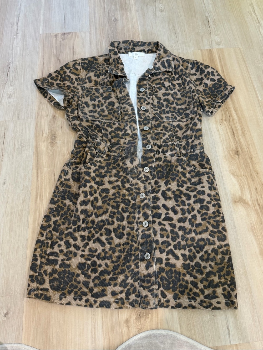 Leopard Print Button-Front Shirt Dress in Brown and Black - high quality!